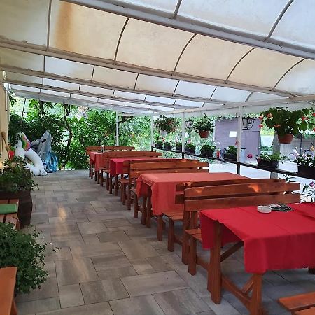 Eldoradó Fogadó és Kemping Vonyarcvashegy Extérieur photo