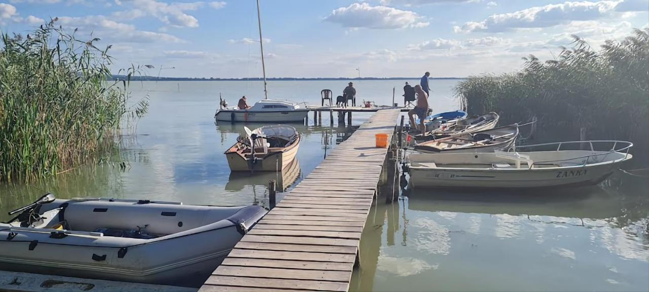 Eldoradó Fogadó és Kemping Vonyarcvashegy Extérieur photo