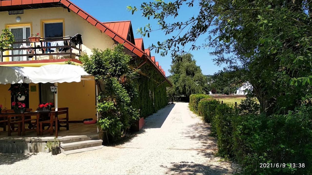 Eldoradó Fogadó és Kemping Vonyarcvashegy Extérieur photo